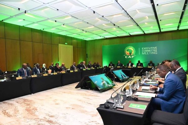 CAF: когда молчание отсутствующих громче дебатов