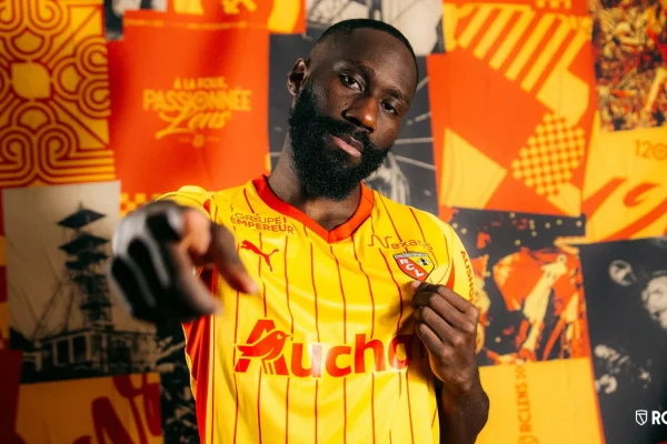 RC Lens : Артур Масуаку мало играет, но принимает свою ситуацию