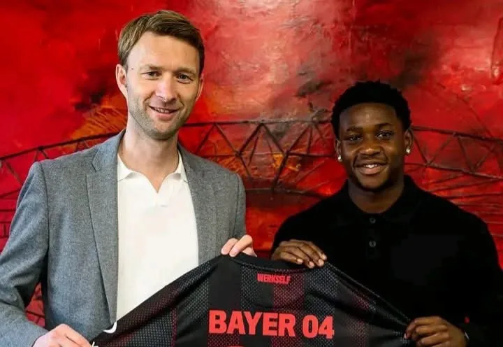 Bayer Leverkusen : Первый профессиональный контракт для Jeremiah Mensah